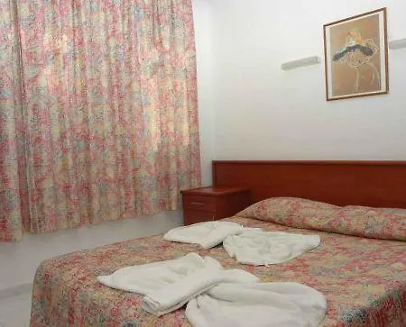 Otel The S Aparts & 3*