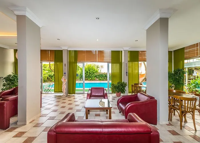 The S Aparts & מלון 3*