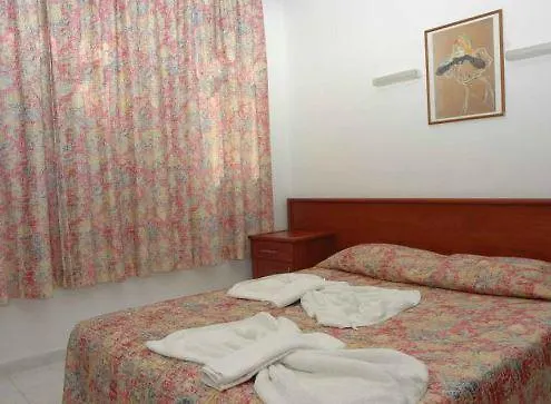 Otel The S Aparts & 3*